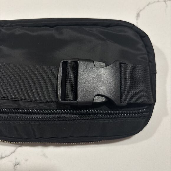 Black Everywhere Cross Body Belt Bag  With Gold Zipper - Picture 10 of 11